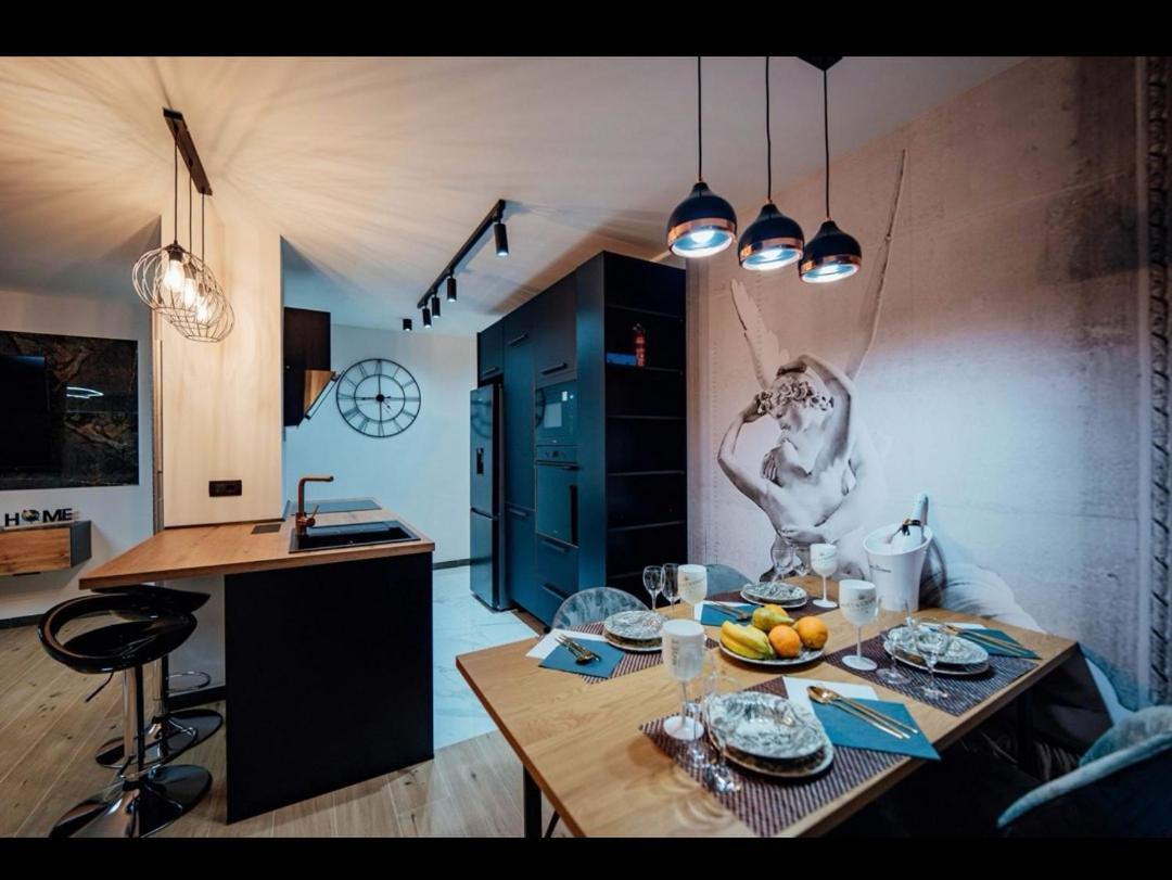 Black Queen Apartment Σπλιτ Εξωτερικό φωτογραφία