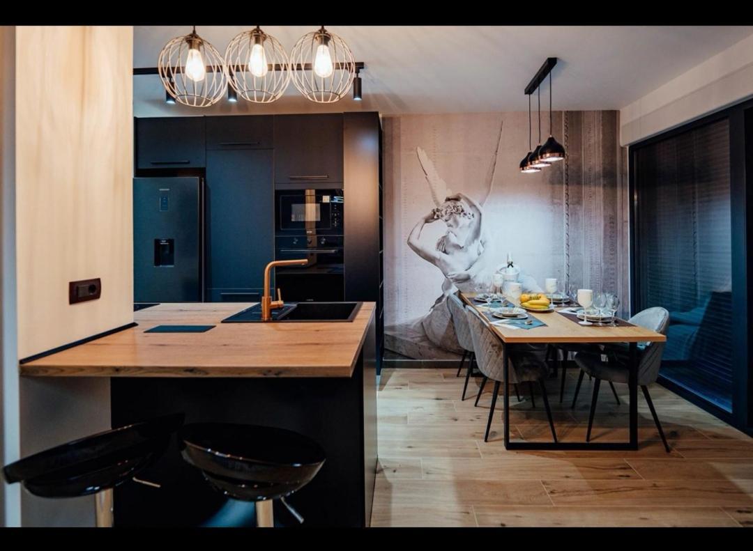 Black Queen Apartment Σπλιτ Εξωτερικό φωτογραφία