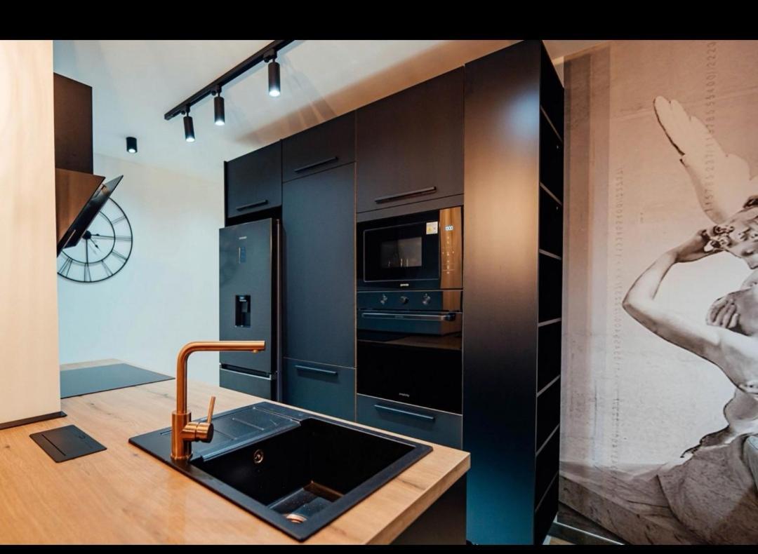 Black Queen Apartment Σπλιτ Εξωτερικό φωτογραφία