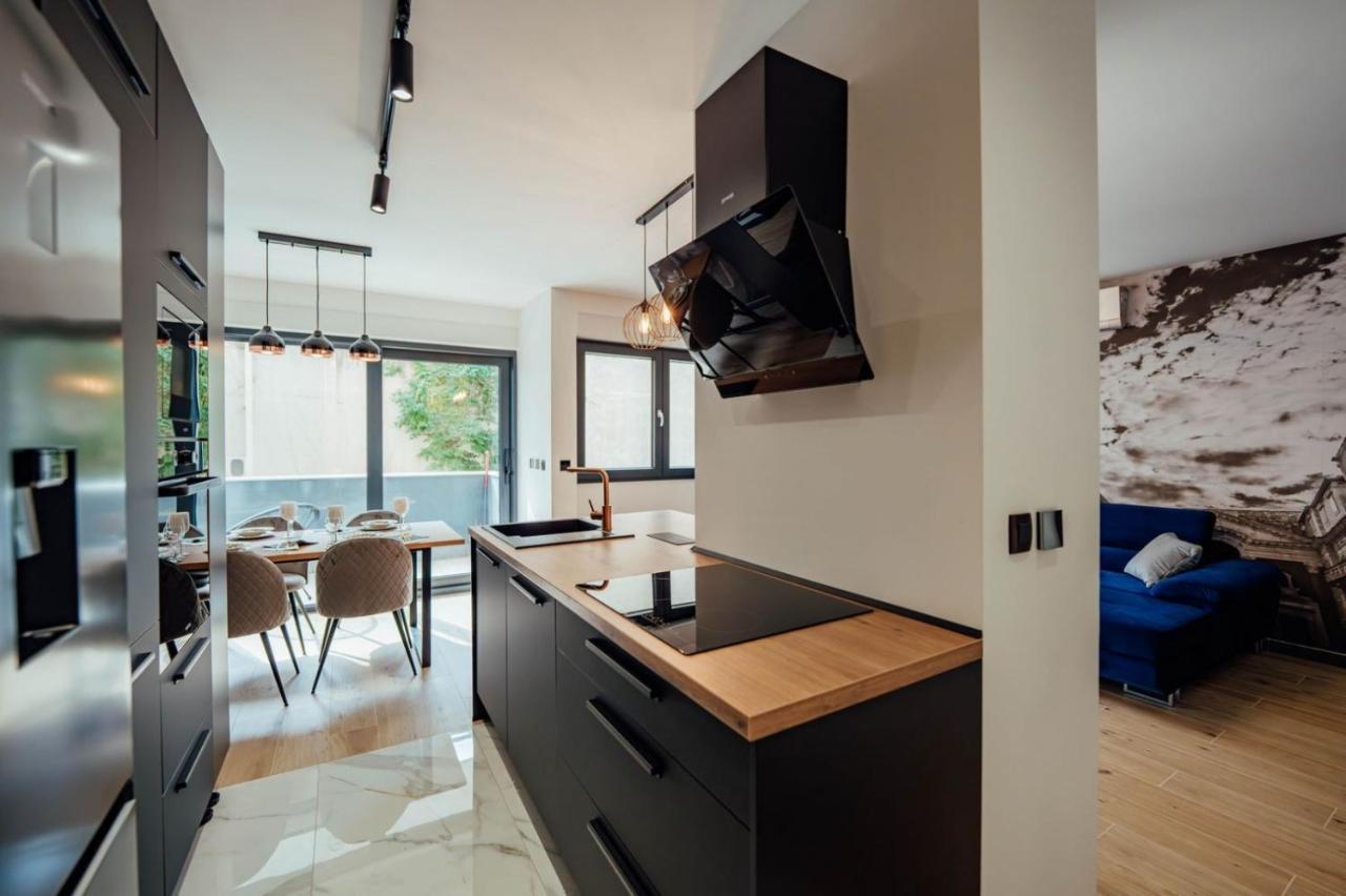 Black Queen Apartment Σπλιτ Εξωτερικό φωτογραφία
