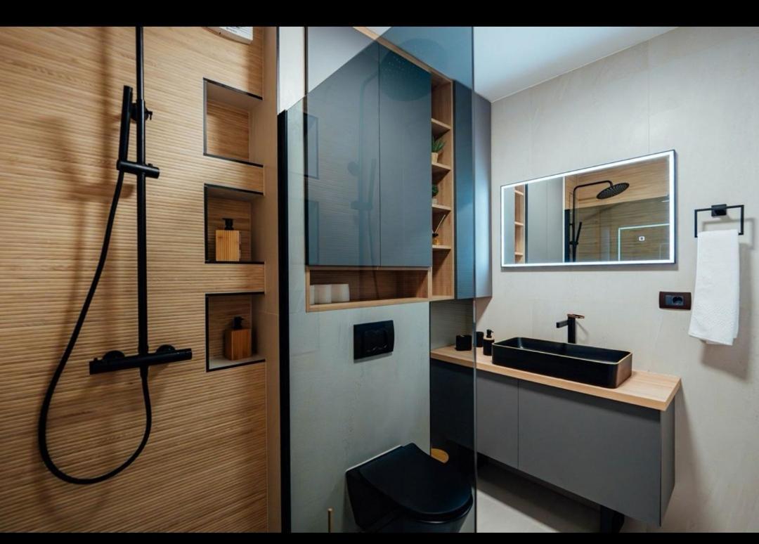 Black Queen Apartment Σπλιτ Εξωτερικό φωτογραφία